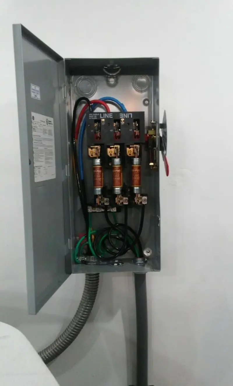 Three-phase disconnect switch installed for Electrical Wiring & Rewiring in DeRidder